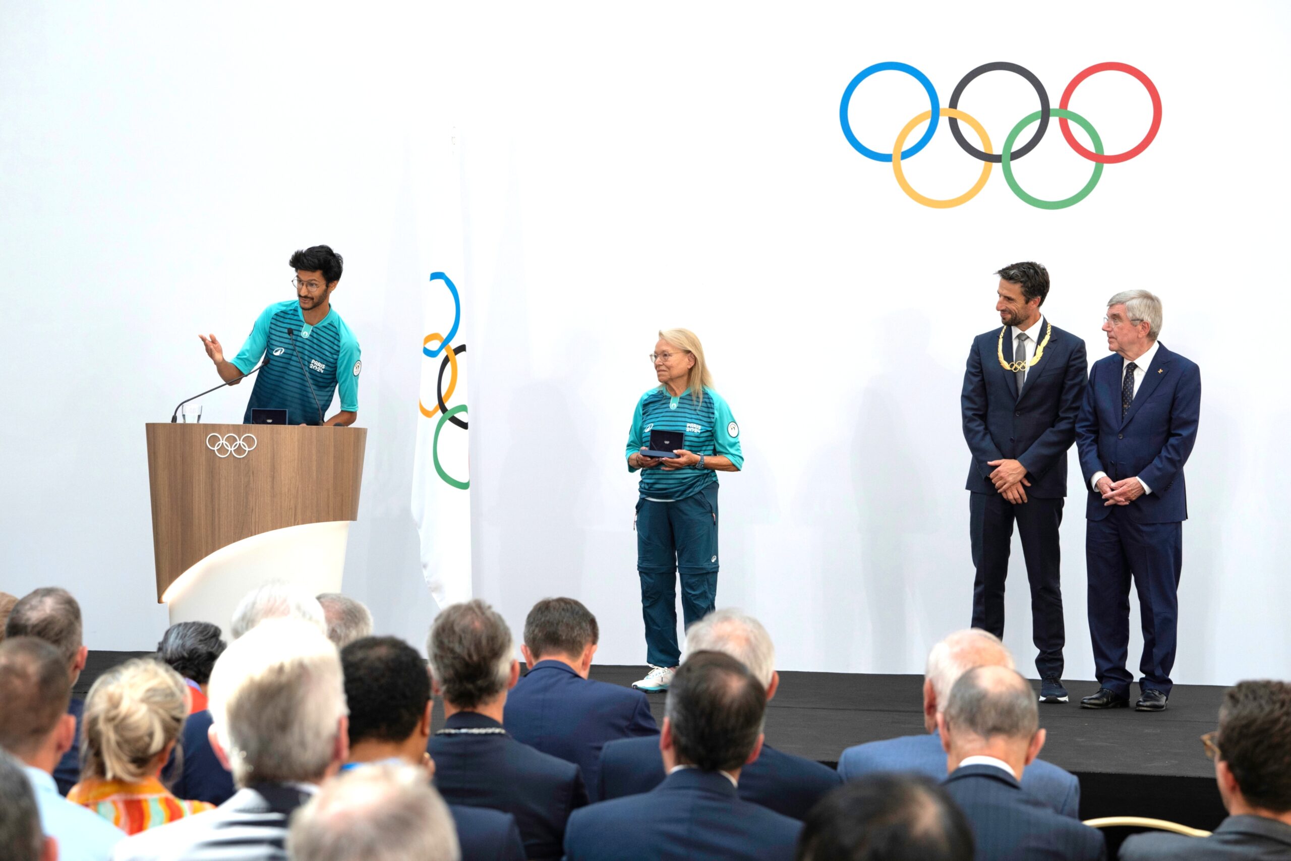 Joss donnant un discours aux Jeux Olympiques Paris 2024